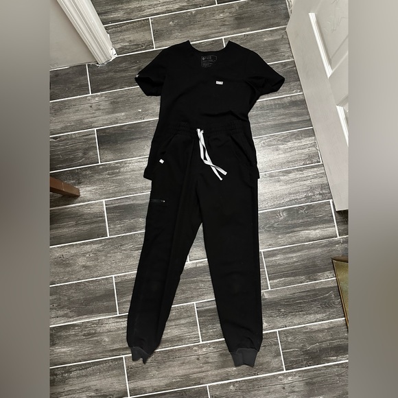 Figs Scrubs - Picture 1 of 10